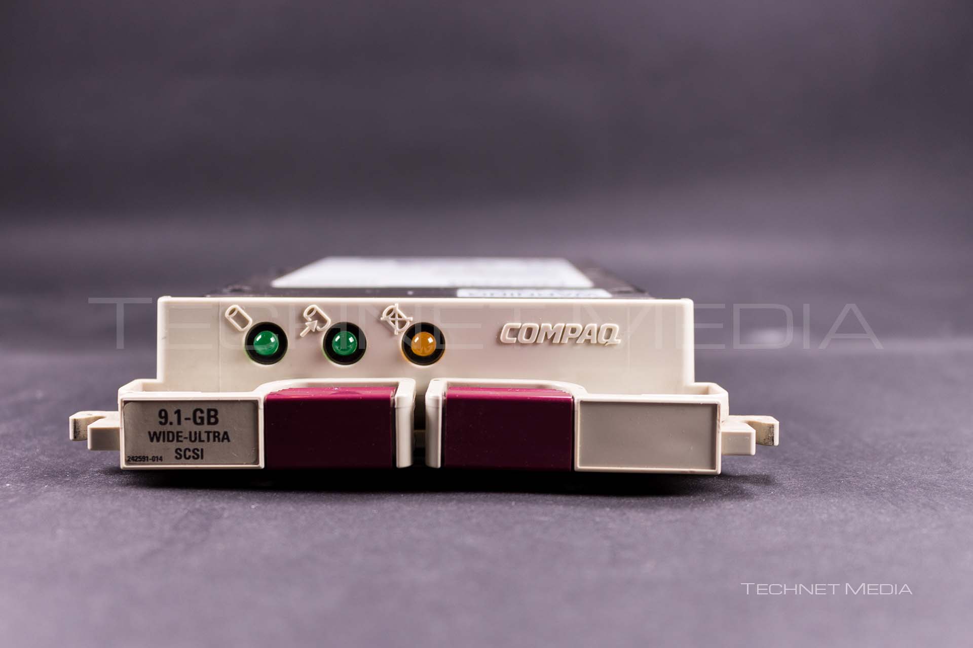 COMPAQ SCSI-3 Wide Ultra - wydajne dyski z kontrolerem magistrali